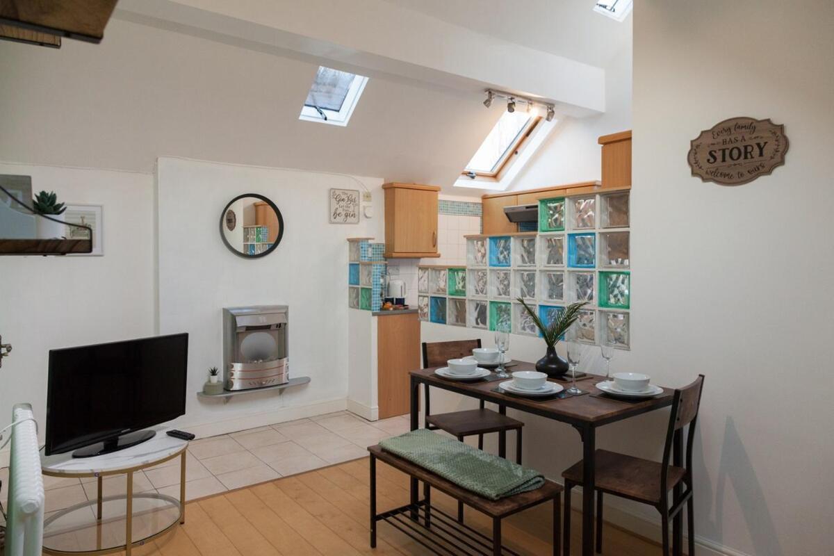 Victorian Elegance At Kingscliffe, Sleeps 17 Βίλα Μάντσεστερ Εξωτερικό φωτογραφία