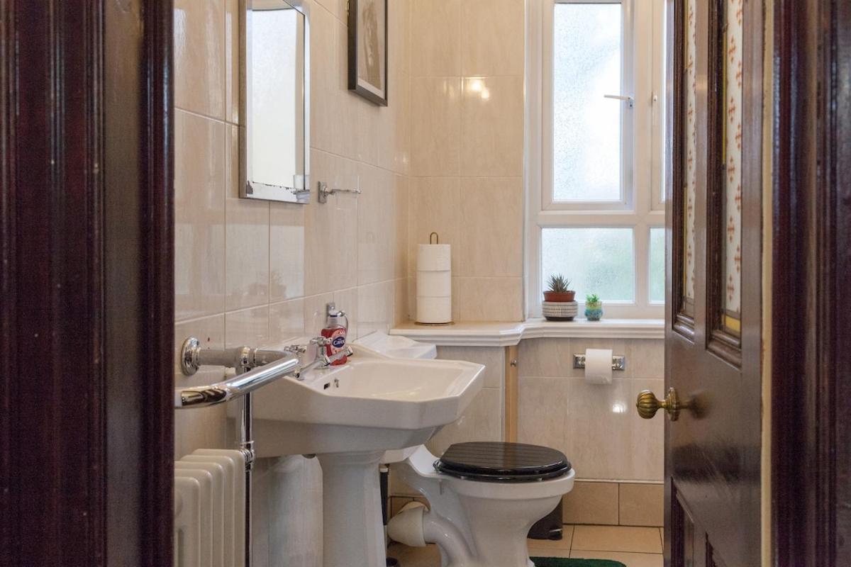 Victorian Elegance At Kingscliffe, Sleeps 17 Βίλα Μάντσεστερ Εξωτερικό φωτογραφία