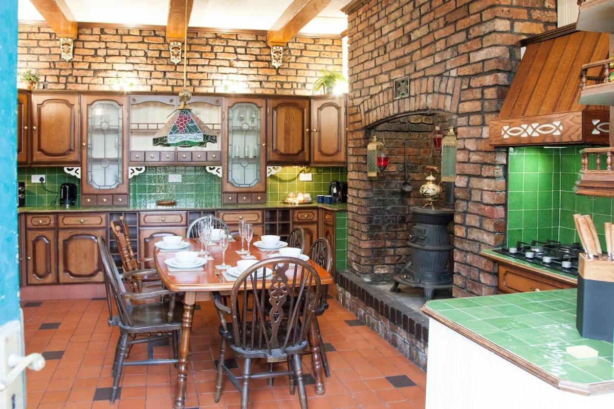 Victorian Elegance At Kingscliffe, Sleeps 17 Βίλα Μάντσεστερ Εξωτερικό φωτογραφία