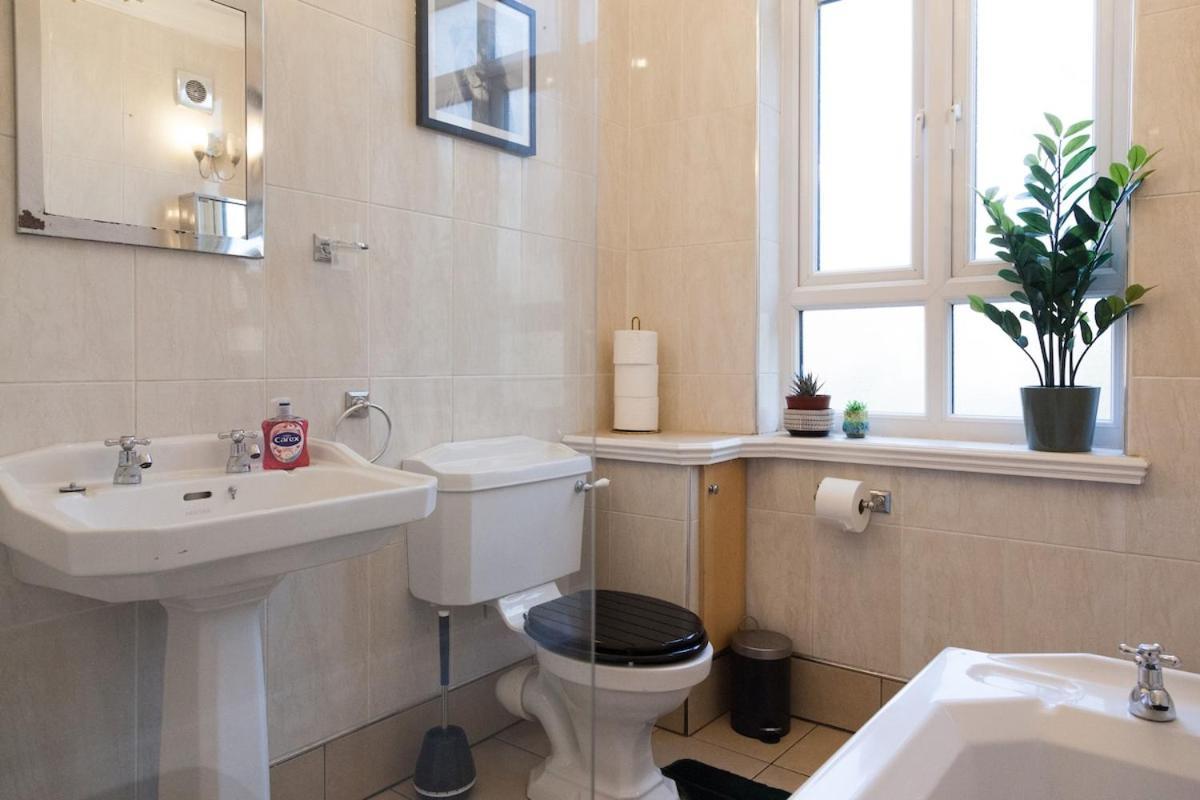 Victorian Elegance At Kingscliffe, Sleeps 17 Βίλα Μάντσεστερ Εξωτερικό φωτογραφία