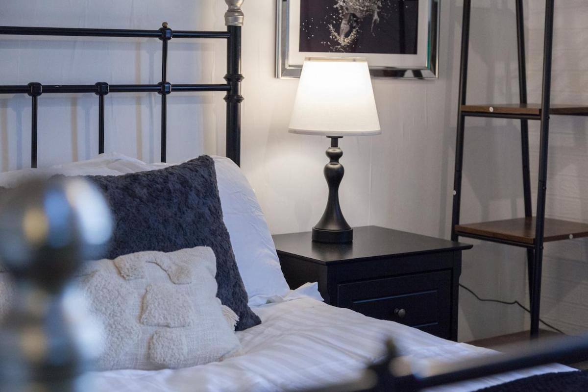 Victorian Elegance At Kingscliffe, Sleeps 17 Βίλα Μάντσεστερ Εξωτερικό φωτογραφία