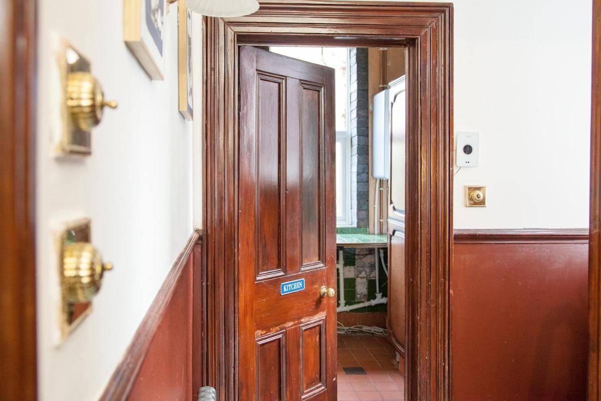 Victorian Elegance At Kingscliffe, Sleeps 17 Βίλα Μάντσεστερ Εξωτερικό φωτογραφία